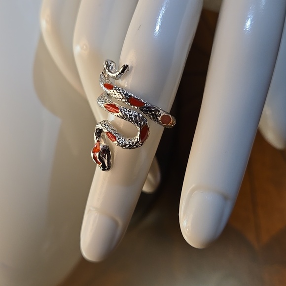 2-Piece Snake Ring Set – Adjustable & Stylish - Picture 6 of 9